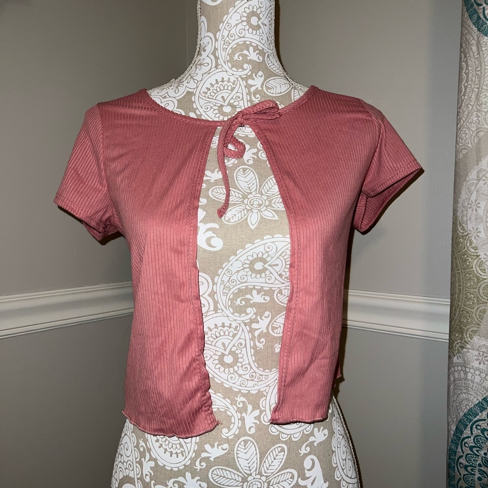 Pink short sleeve top with front tie